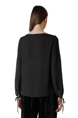 BLUSA CON SCOLLO A BARCHETTA